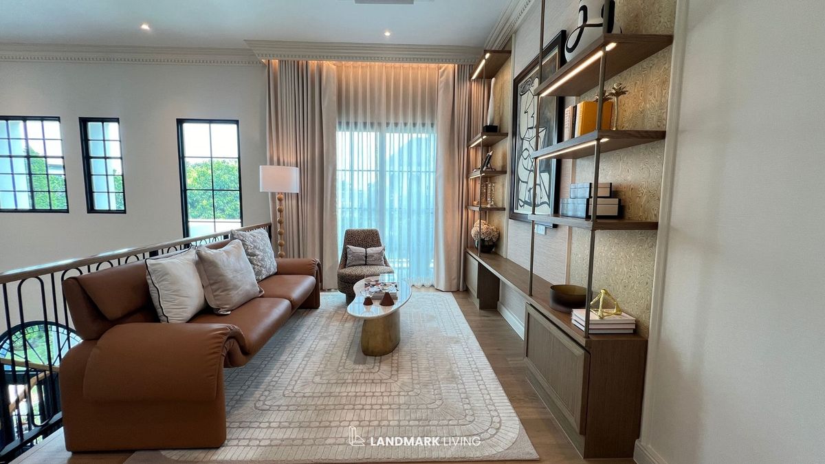 For SaleHousePattanakan, Srinakarin : ✨ Everything as in the picture Ready to move in. 🏡 Narinsiri Krungthep Kreetha. Real touch. Receive premium deals before anyone in Landmark Living 💯