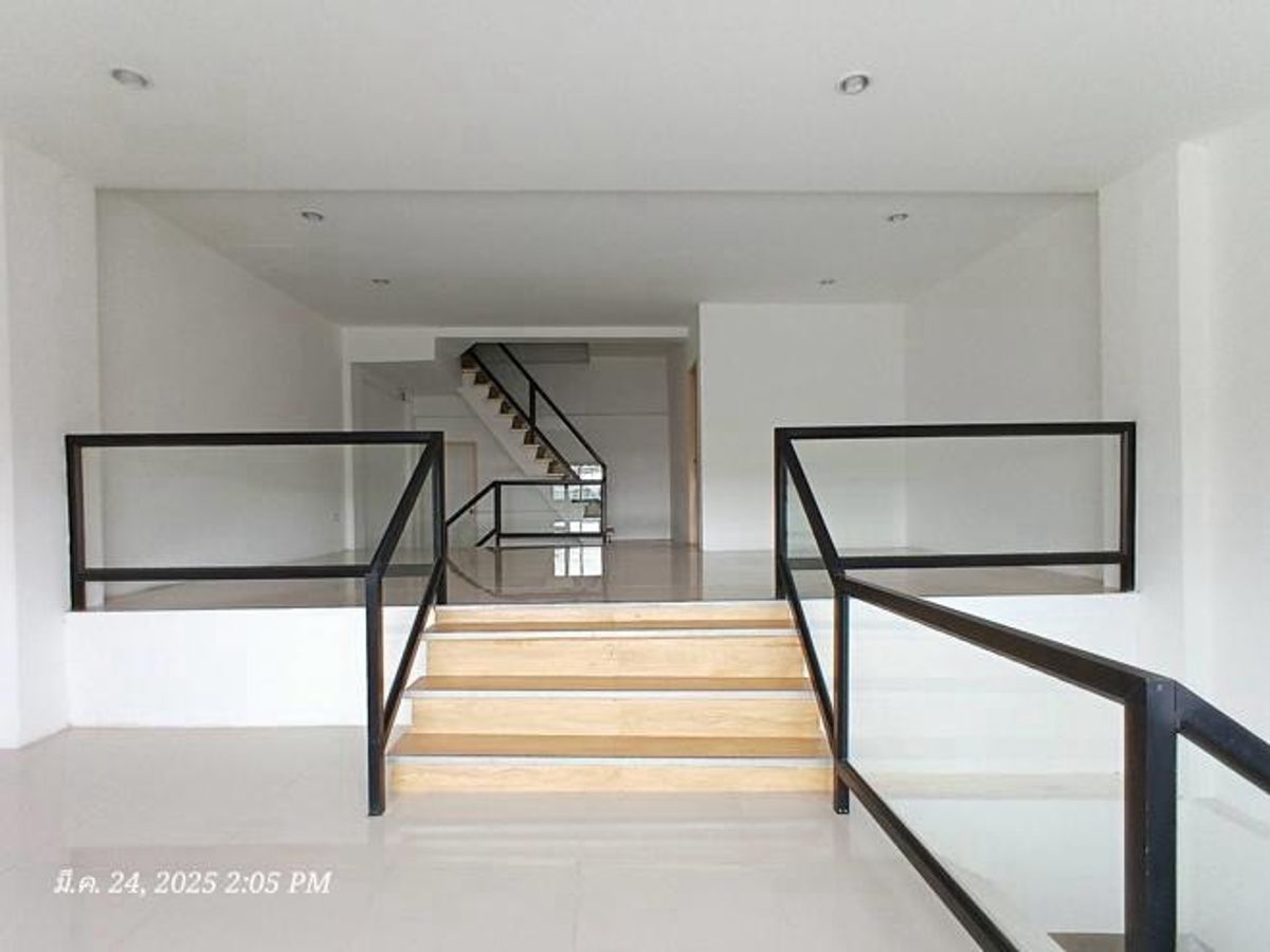 ขายอาคารพาณิชย์แจ้งวัฒนะ เมืองทอง : ด่วนนน‼️ขายอาคารพาณิชย์ดอนเมือง 4 ชั้น 2 คูหา ขนาด 650 Sq.m พิเศษเพียง 25.28 MB ติดต่อ 086-795-9997 จิมมี่