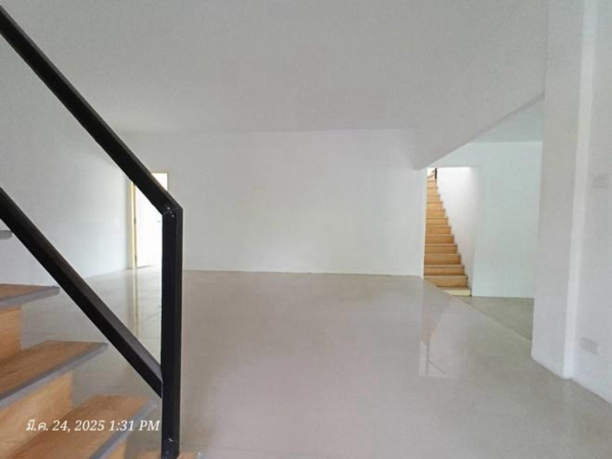 ขายอาคารพาณิชย์แจ้งวัฒนะ เมืองทอง : ด่วนนน‼️ขายอาคารพาณิชย์ดอนเมือง 4 ชั้น 2 คูหา ขนาด 650 Sq.m พิเศษเพียง 25.28 MB ติดต่อ 086-795-9997 จิมมี่