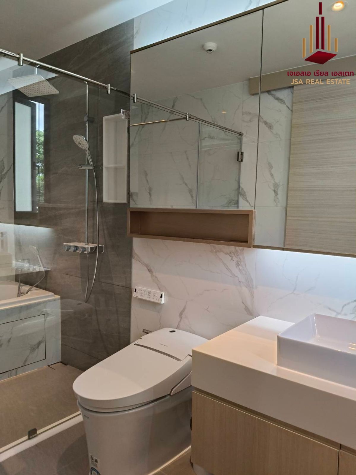 For RentCondoBangna, Bearing, Lasalle : ✨ Rent ✨ Bearing Residence Price 100,000 baht Room 3B/4B