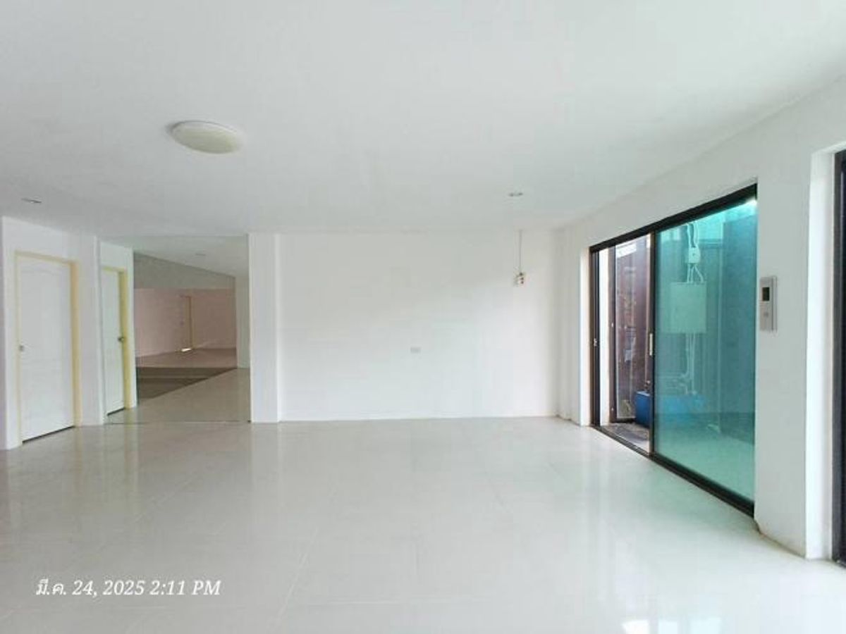 ขายอาคารพาณิชย์แจ้งวัฒนะ เมืองทอง : ด่วนนน‼️ขายอาคารพาณิชย์ดอนเมือง 4 ชั้น 2 คูหา ขนาด 650 Sq.m พิเศษเพียง 25.28 MB ติดต่อ 086-795-9997 จิมมี่