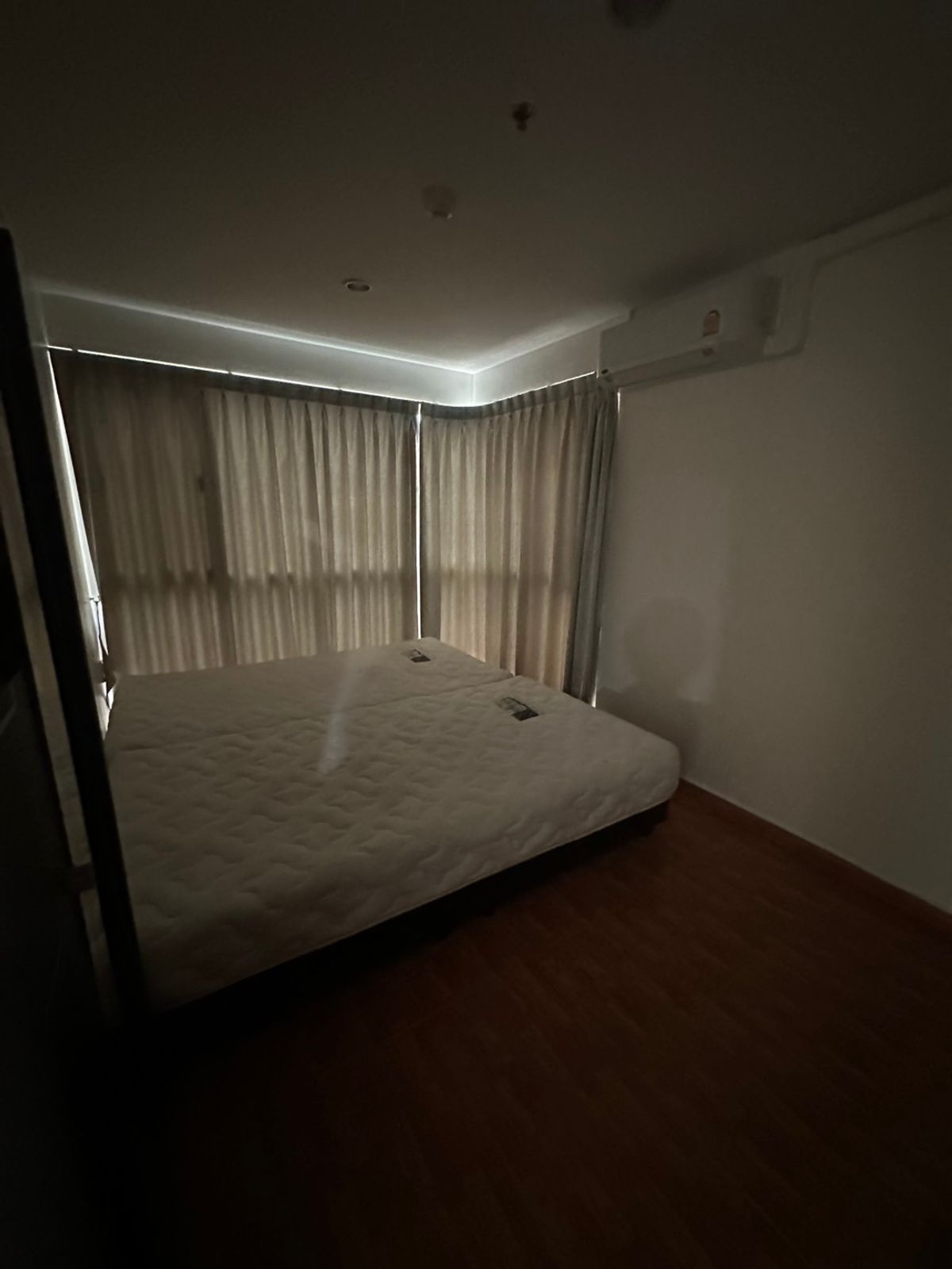 ให้เช่าคอนโดท่าพระ ตลาดพลู วุฒากาศ : รีโนเวททาสีใหม่ ห้องใหญ่ สังคมดี ที่ คอนโด เมโทร พาร์ค สาทร