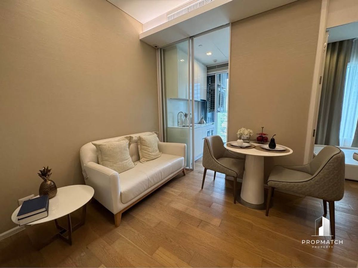 ขายคอนโดลาดพร้าว เซ็นทรัลลาดพร้าว : ✨Flash Deal ✨The Saint Residences (1Bed1Bath30SQM.) พร้อมอยู่ ! เพียง 2,990,000  บาท Tel.0981315848 @propmatch