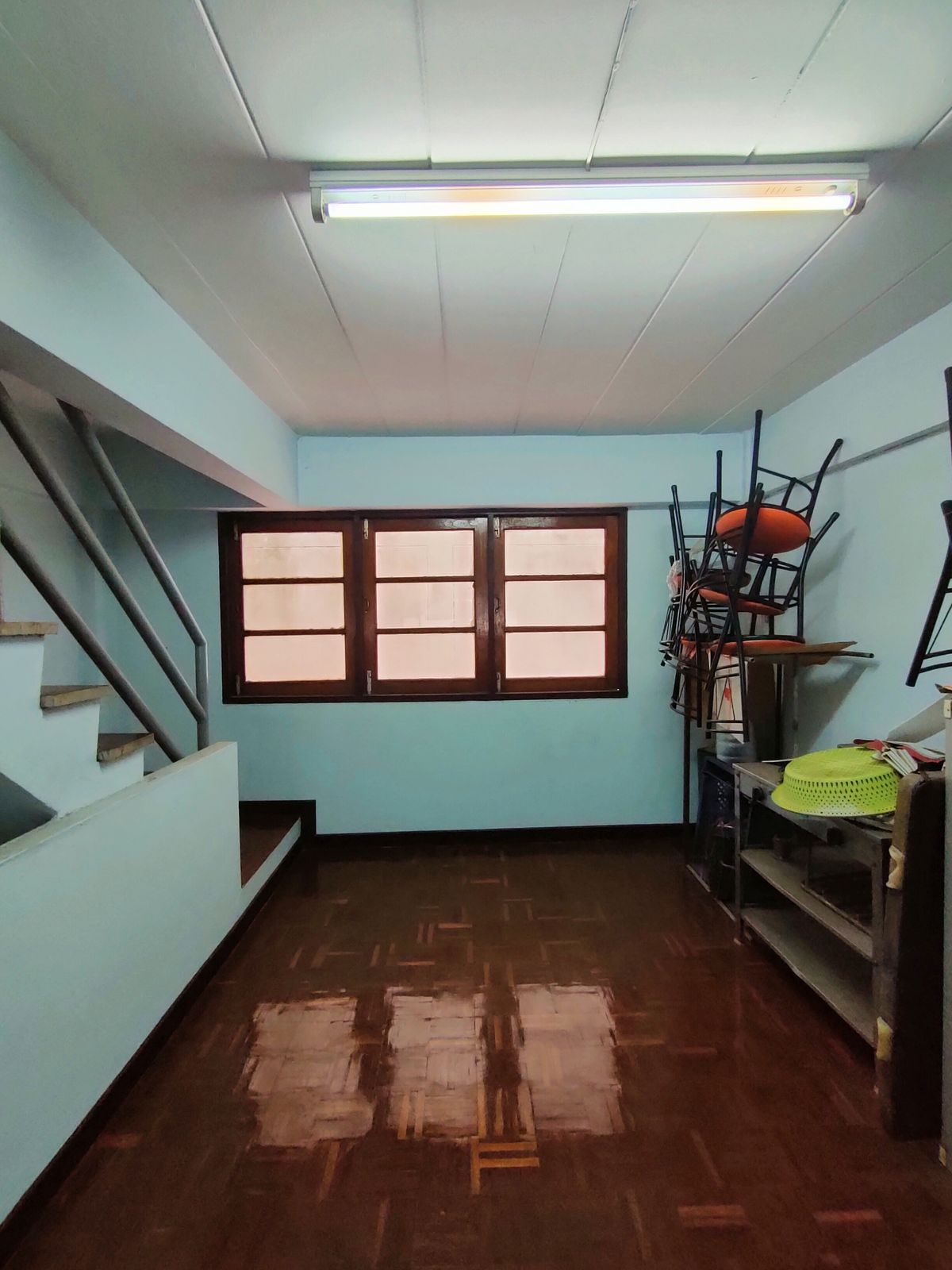 For SaleShop HouseSamut Prakan,Samrong : Urgent sale !! a 4.5-storey Commercial building 16 sq m., on Main Road of Denchai Village, Bang Muang-Theparak, good location, near the yellow line, MRT Thipawan and BTS Samrong.