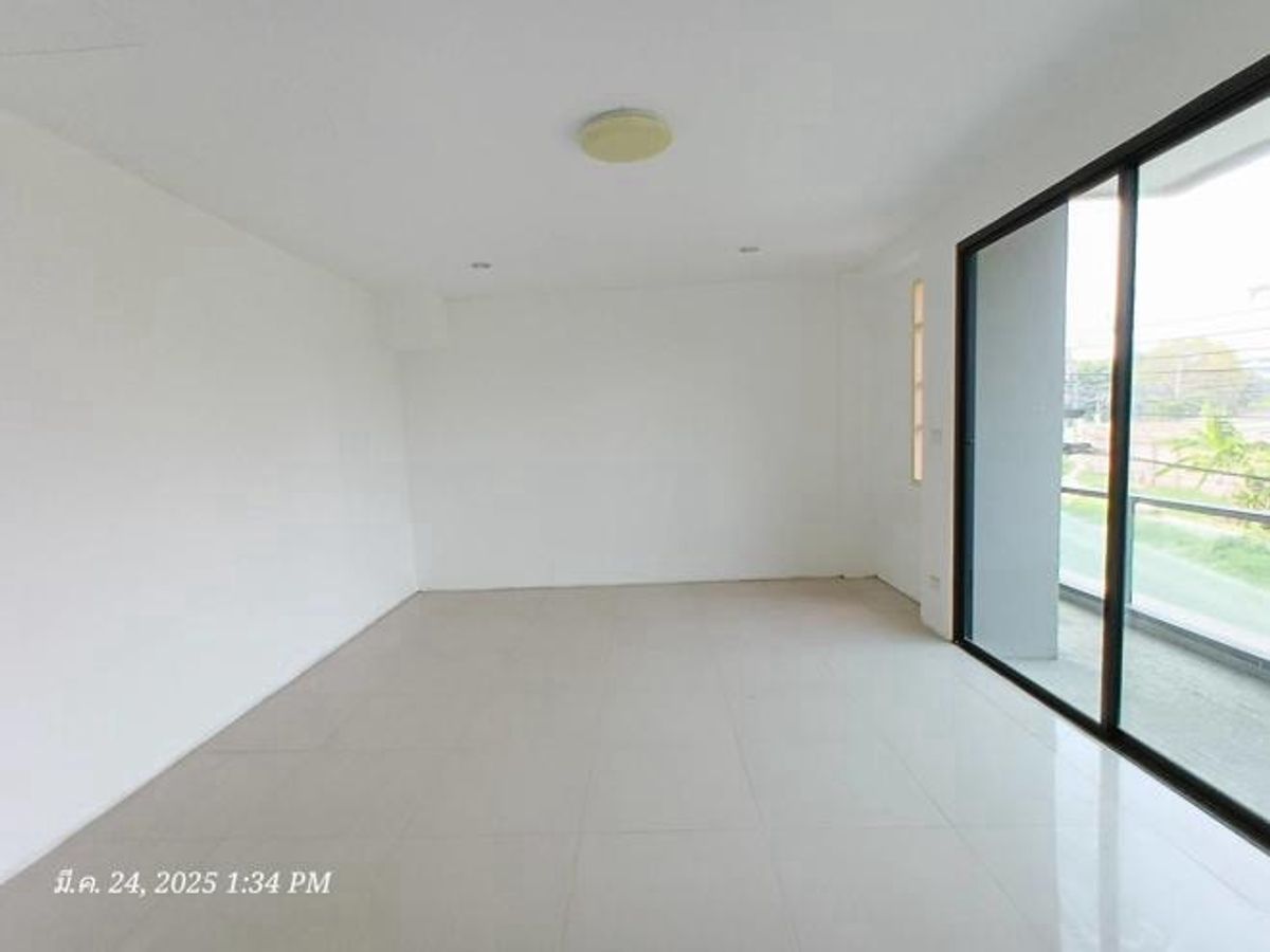 ขายอาคารพาณิชย์แจ้งวัฒนะ เมืองทอง : ด่วนนน‼️ขายอาคารพาณิชย์ดอนเมือง 4 ชั้น 2 คูหา ขนาด 650 Sq.m พิเศษเพียง 25.28 MB ติดต่อ 086-795-9997 จิมมี่