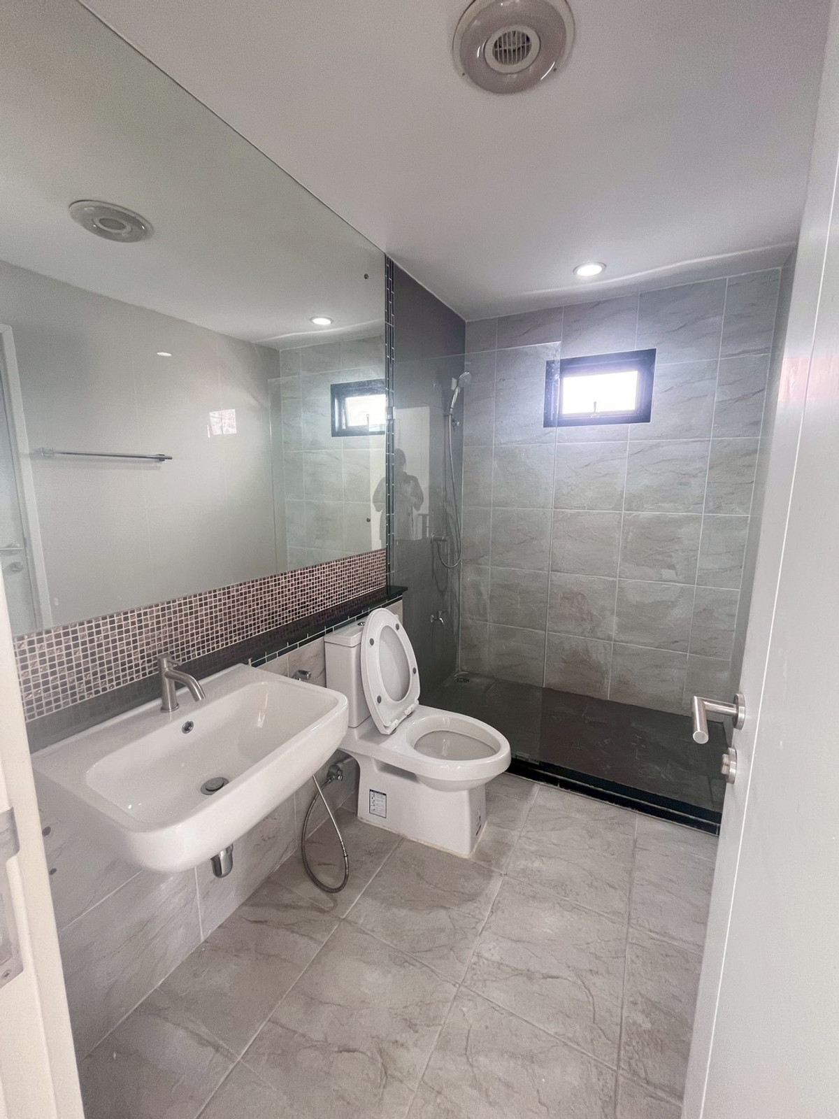 For SaleHouseNakhon Pathom : Twin house for sale in the middle of the village of Pinklao-Sai 5