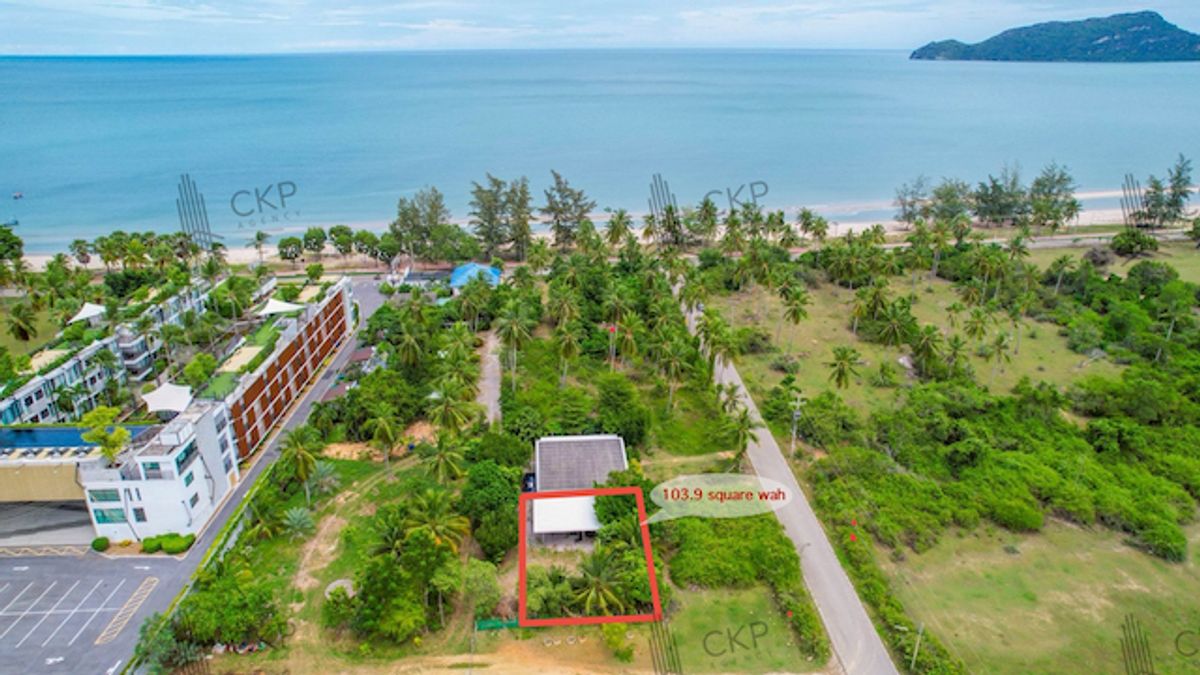 For SaleLandHuahin, Prachuap Khiri Khan, Pran Buri : Vacant land next to Sam Roi Yot Beach, only 30 meters away, not far from the main road, near tourist attractions.