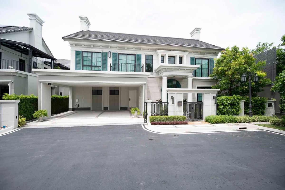 For RentHousePattanakan, Srinakarin : Luxury house with rent! Narin Siri, Krungthep Kreetha, 4 bedrooms, 5 bathrooms, full of fir, ready to be near the international school.