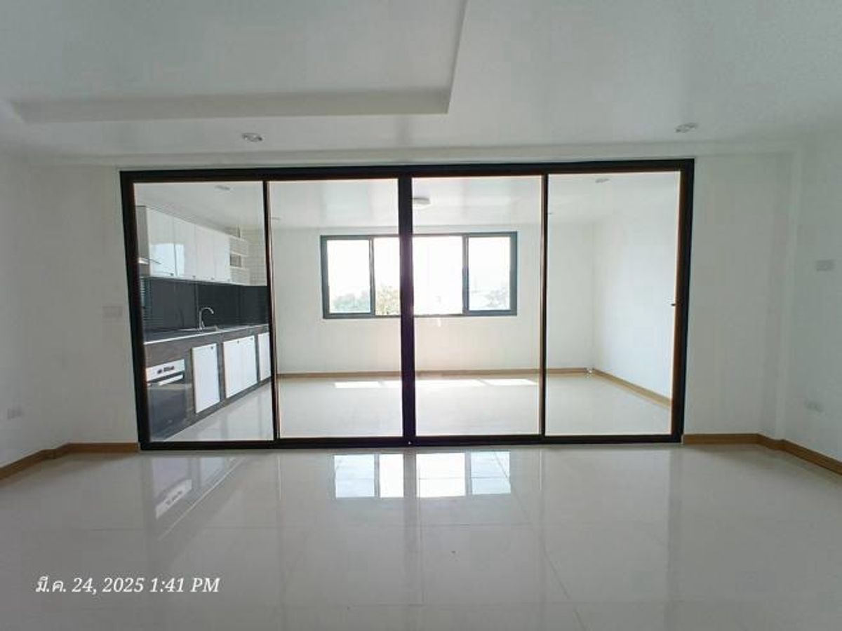 ขายอาคารพาณิชย์แจ้งวัฒนะ เมืองทอง : ด่วนนน‼️ขายอาคารพาณิชย์ดอนเมือง 4 ชั้น 2 คูหา ขนาด 650 Sq.m พิเศษเพียง 25.28 MB ติดต่อ 086-795-9997 จิมมี่