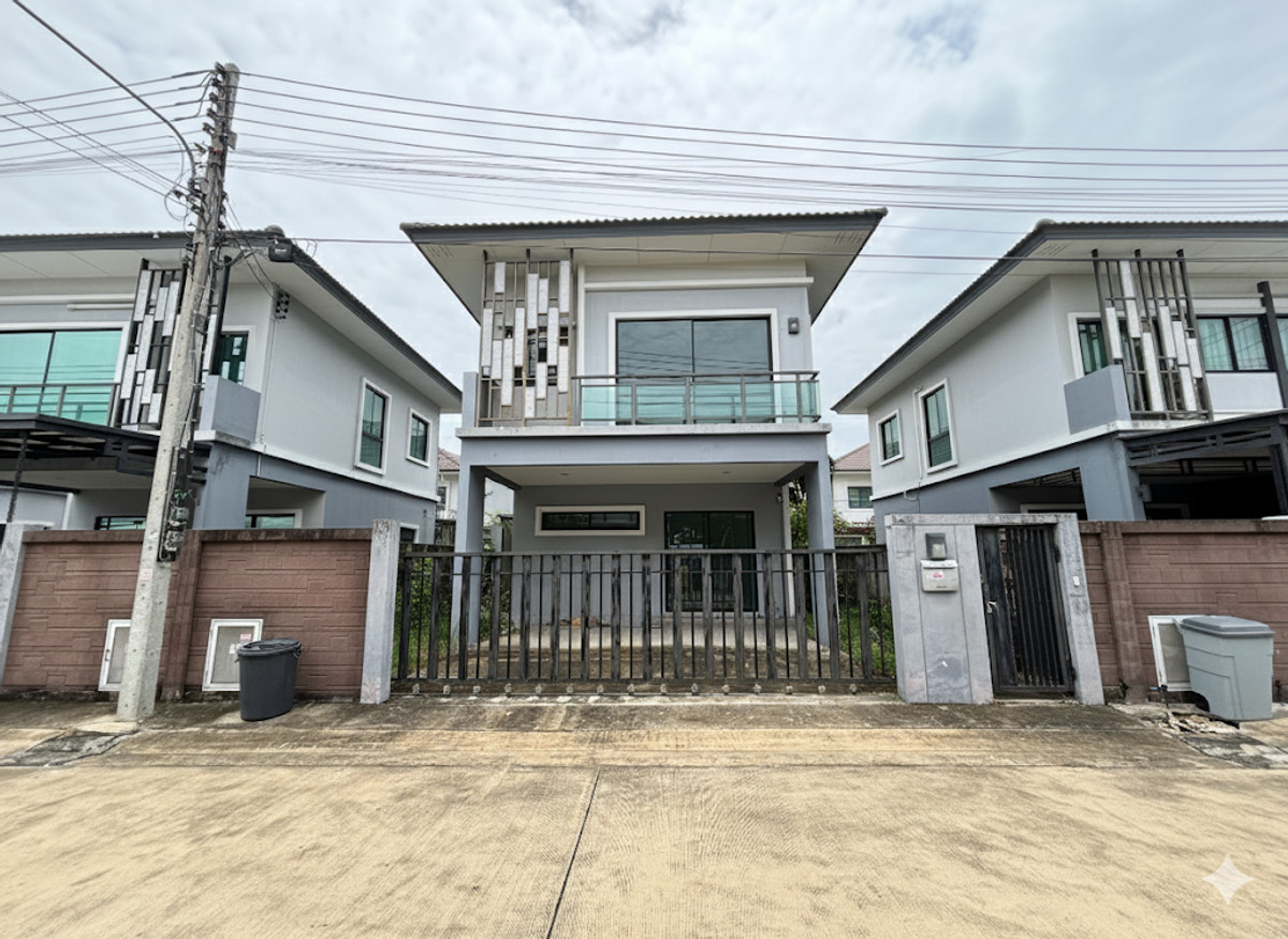 For SaleHouseNakhon Pathom : Twin house for sale in the middle of the village of Pinklao-Sai 5