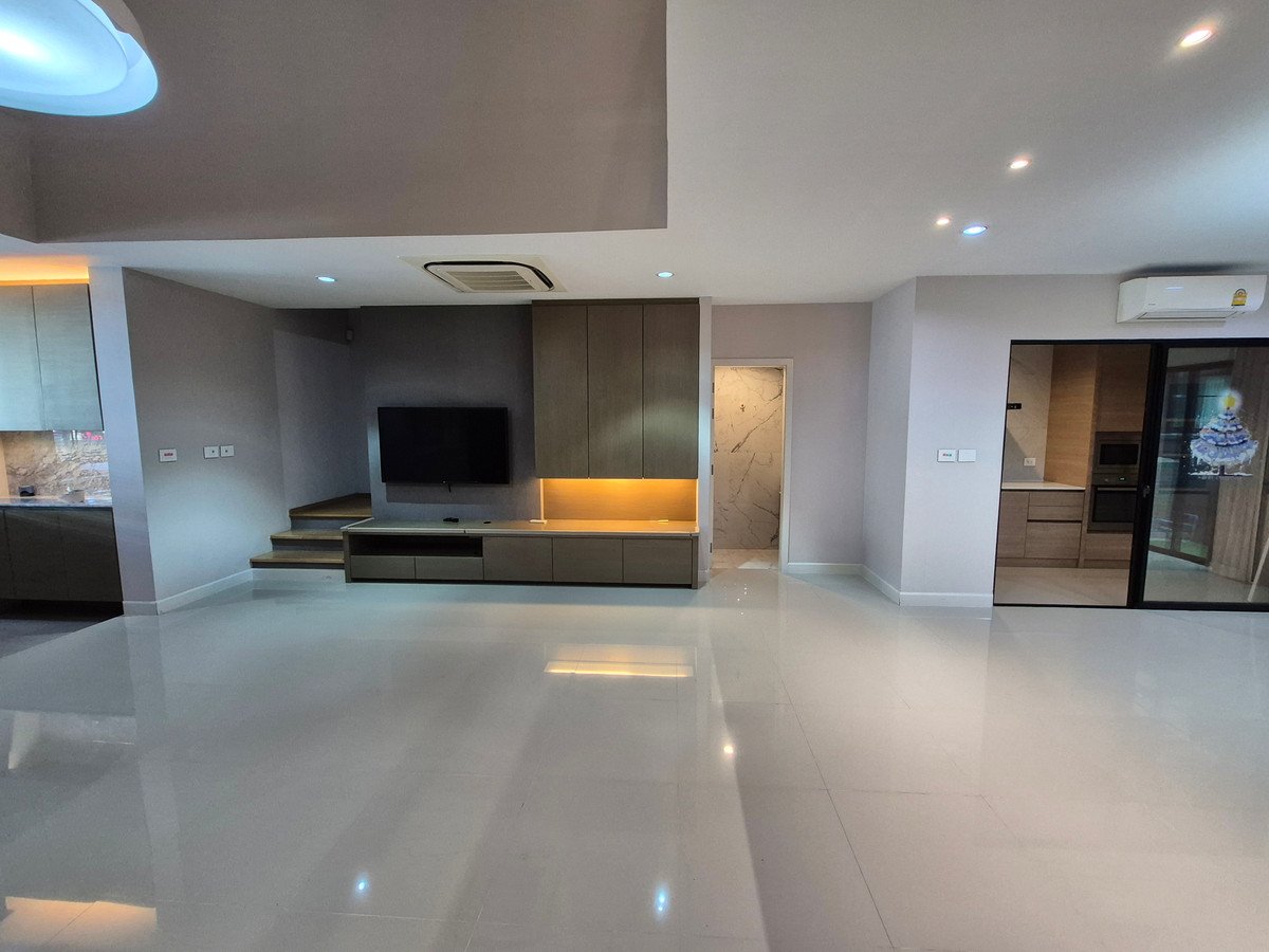 TownhomePattanakan, Srinakarin : Modern Luxury Town Home⭐3 Bedroom⭐Krungthep Kreetha - Phatthanakan Road 