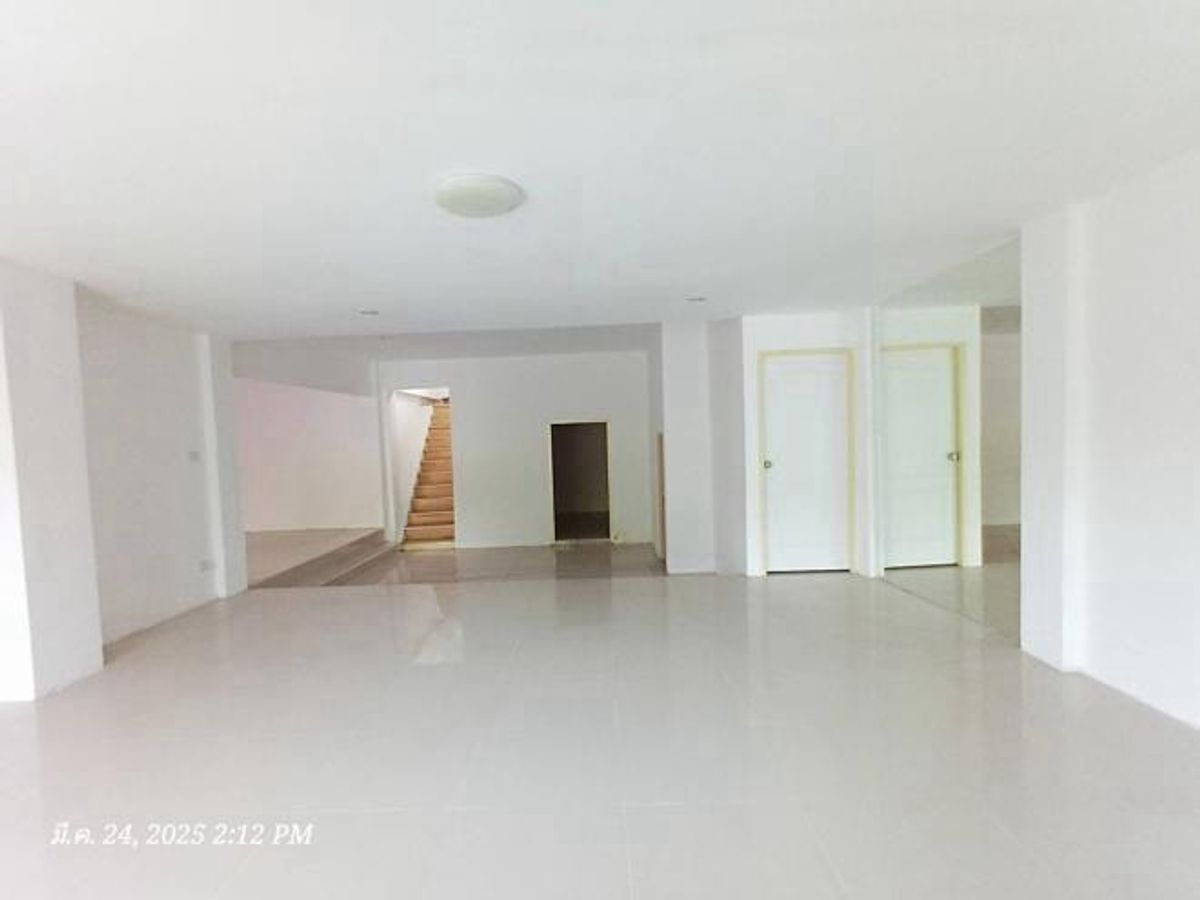 ขายอาคารพาณิชย์แจ้งวัฒนะ เมืองทอง : ด่วนนน‼️ขายอาคารพาณิชย์ดอนเมือง 4 ชั้น 2 คูหา ขนาด 650 Sq.m พิเศษเพียง 25.28 MB ติดต่อ 086-795-9997 จิมมี่