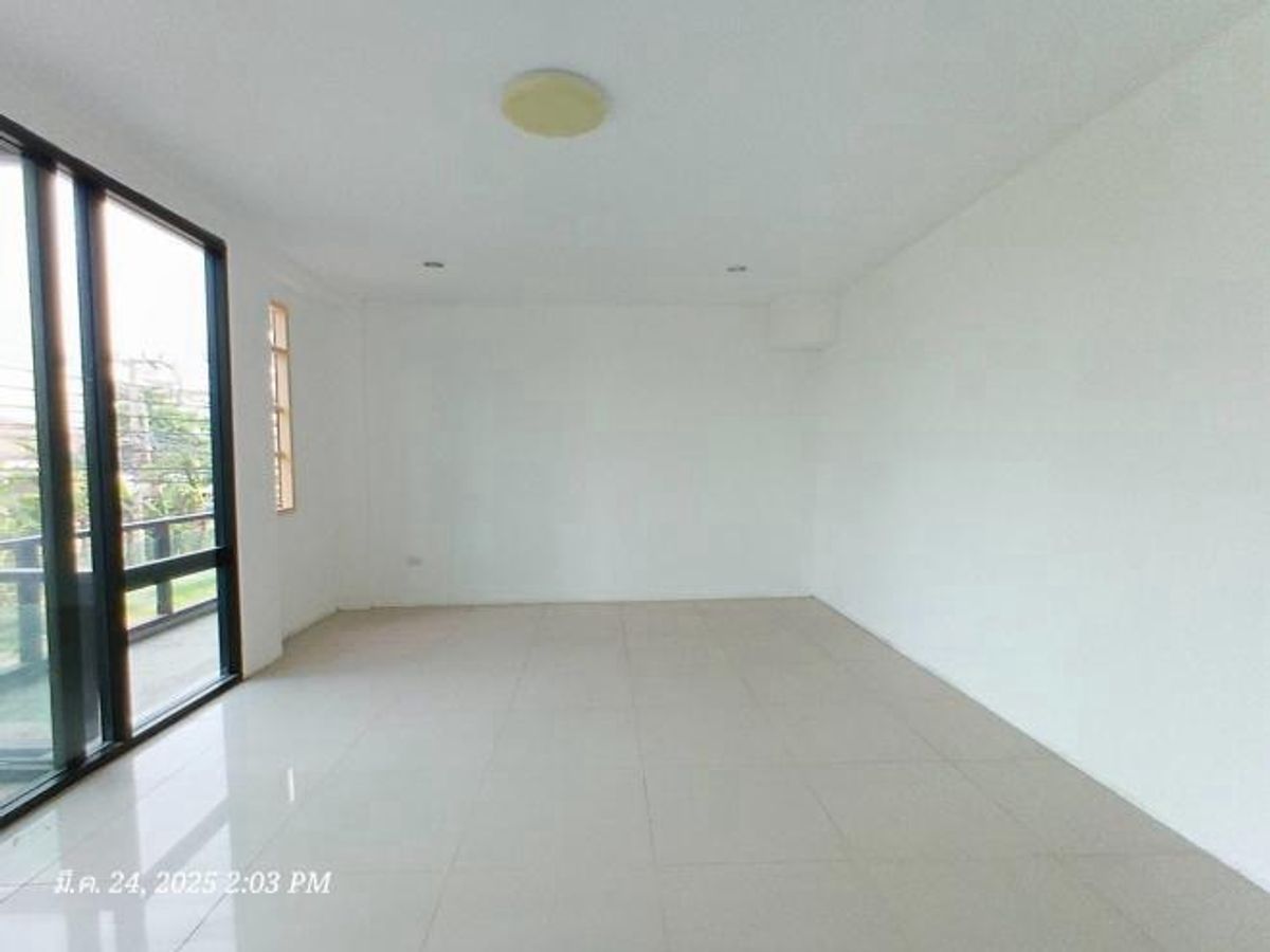 ขายอาคารพาณิชย์แจ้งวัฒนะ เมืองทอง : ด่วนนน‼️ขายอาคารพาณิชย์ดอนเมือง 4 ชั้น 2 คูหา ขนาด 650 Sq.m พิเศษเพียง 25.28 MB ติดต่อ 086-795-9997 จิมมี่