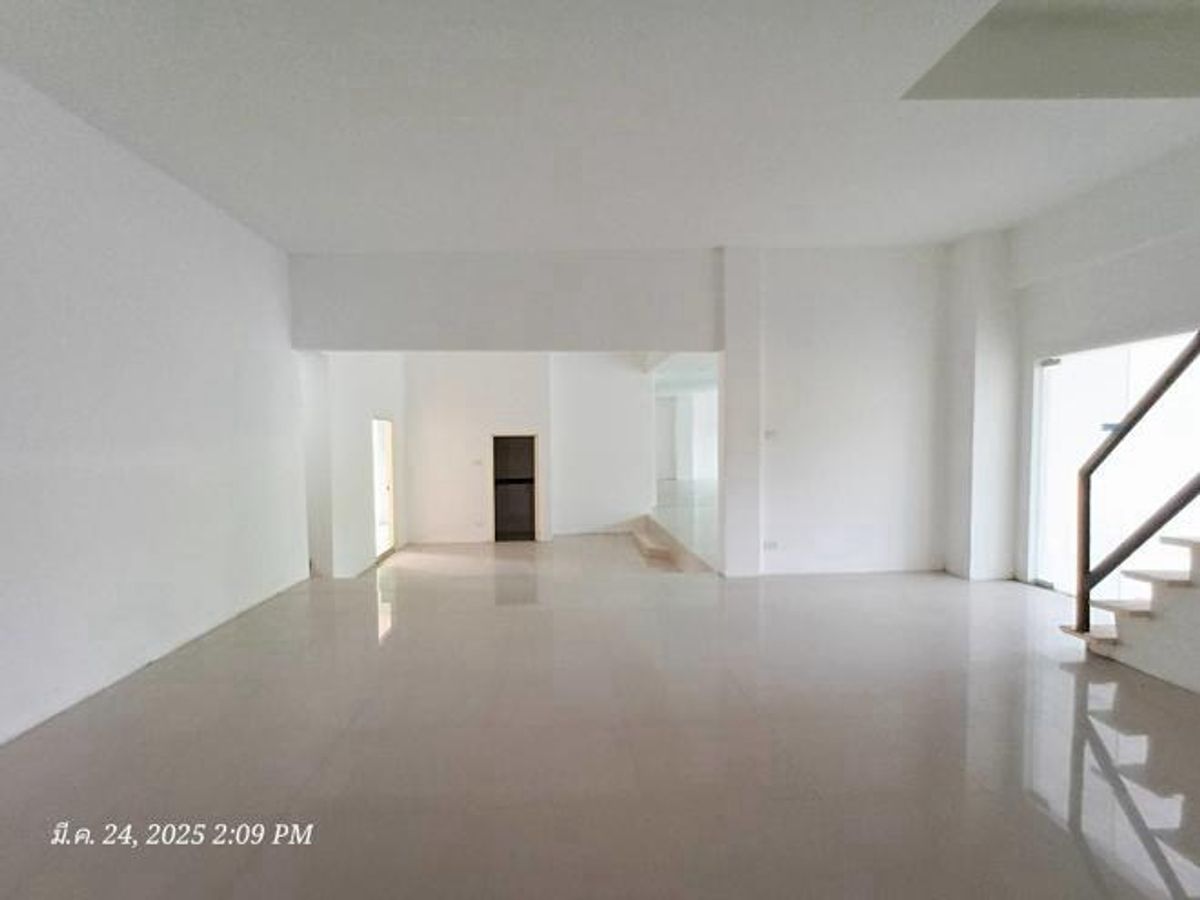 ขายอาคารพาณิชย์แจ้งวัฒนะ เมืองทอง : ด่วนนน‼️ขายอาคารพาณิชย์ดอนเมือง 4 ชั้น 2 คูหา ขนาด 650 Sq.m พิเศษเพียง 25.28 MB ติดต่อ 086-795-9997 จิมมี่