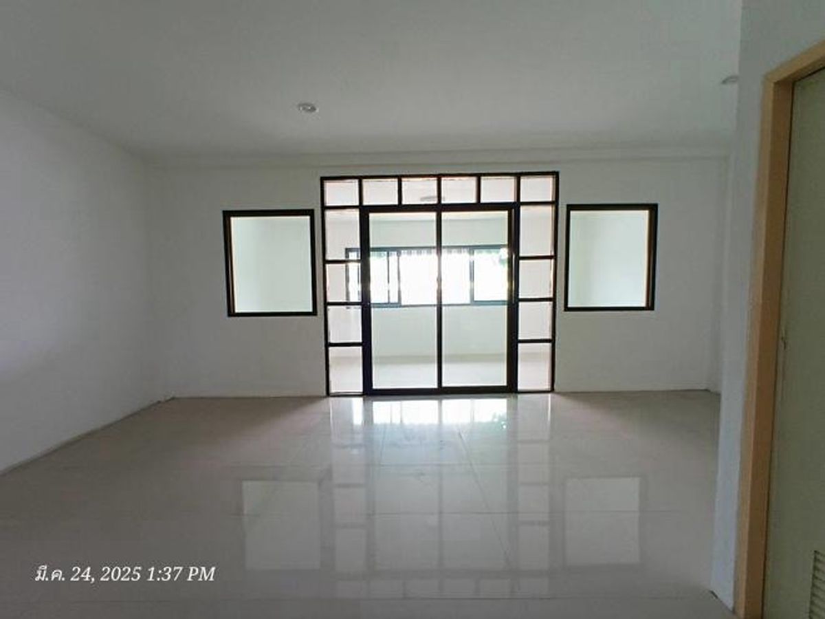 ขายอาคารพาณิชย์แจ้งวัฒนะ เมืองทอง : ด่วนนน‼️ขายอาคารพาณิชย์ดอนเมือง 4 ชั้น 2 คูหา ขนาด 650 Sq.m พิเศษเพียง 25.28 MB ติดต่อ 086-795-9997 จิมมี่