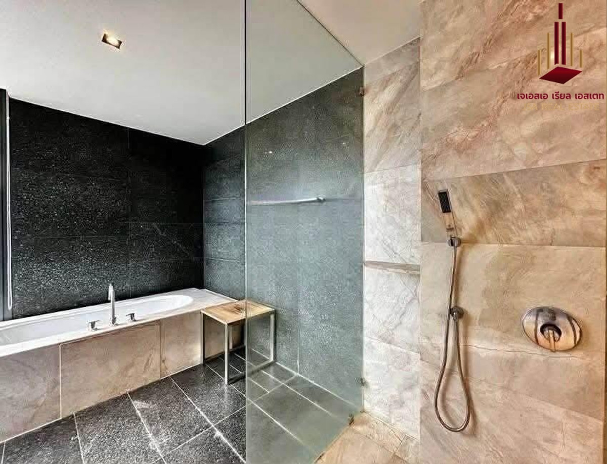 ให้เช่าคอนโดสาทร นราธิวาส : ✨ For Rent: The Met Condo ✨  💰 Only 280,000 THB/month