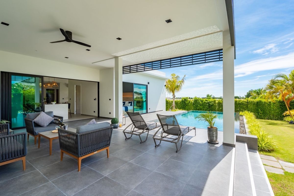 ขายหัวหิน ประจวบคีรีขันธ์ : POOL VILLAS HUAHIN FOR SALE
🛌3BED 🛁3BATH 🛋️ FULLY FURNISHED 
ขายพูลวิลล่าหัวหิน สามห้องนอน สามห้องน้ำ ตกแต่งครบ 