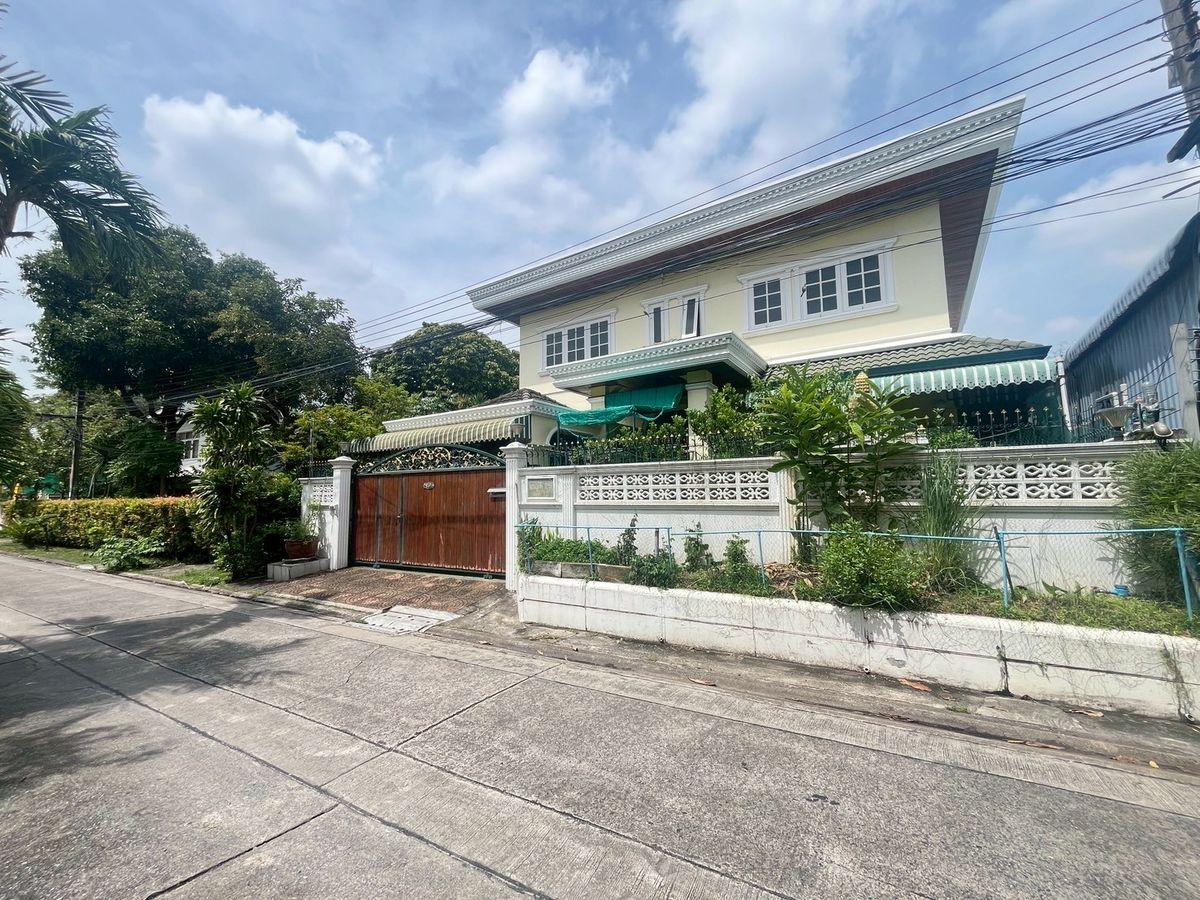 For SaleHouseOnnut, Udomsuk : LTH13255 - House/Land for Sale | Pridi Banomyong 26 | 62 SQ.W. | Approx. 247 SQM | 3 Beds 2 Baths | 21.7 MB | Near BTS Phra Khanong