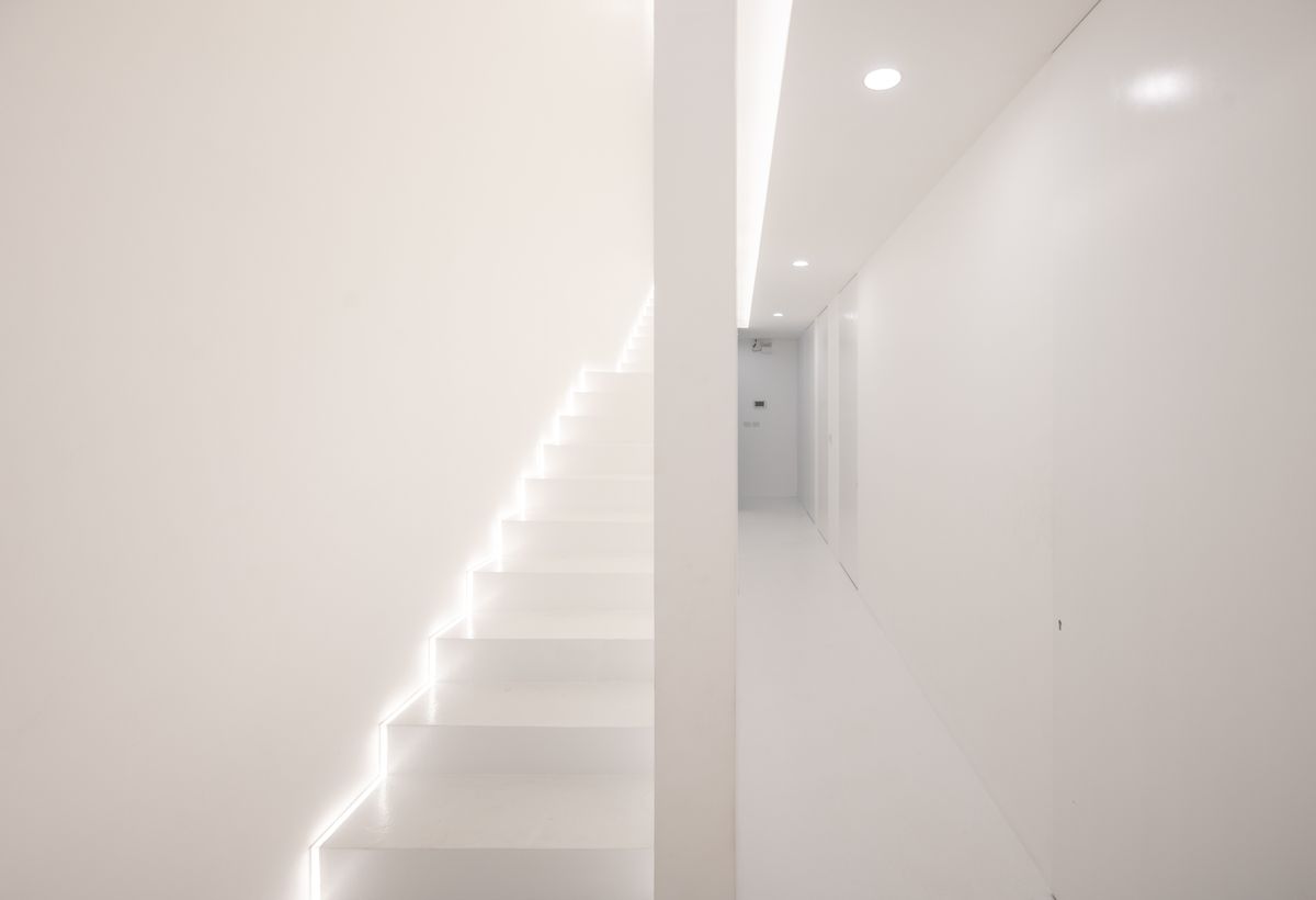 ขายโฮมออฟฟิศลาดพร้าว เซ็นทรัลลาดพร้าว : เจ้าของพร้อมขาย ราคาต่อรองได้  HomeOffice ใจกลางลาดพร้าว  26 ที่ดิน 97 ตร.วา  พื้นที่ใช้สอยกว่า 900 ตร.ม. พร้อมลิฟท์ และสระว่ายน้ำ