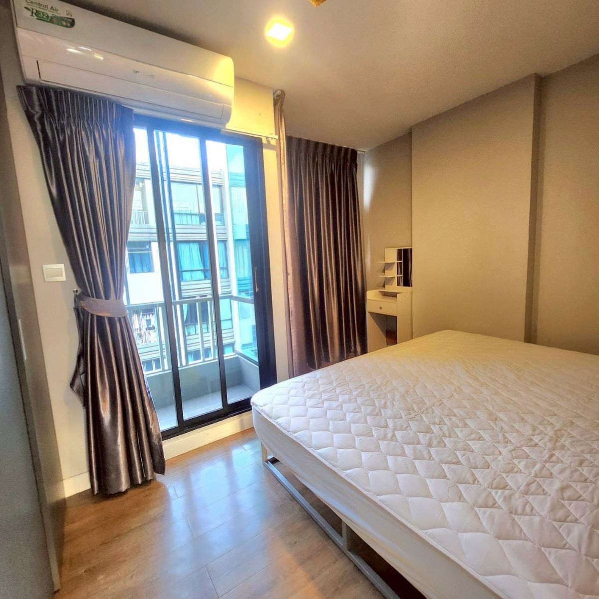 ให้เช่าคอนโดนวมินทร์ รามอินทรา : 🏢 ให้เช่า Esta Bliss Condo รามอินทรา ✨ 📍 ติดรถไฟฟ้าสายสีชมพู สถานีเศรษฐบุตรบำเพ็ญ เดินเพียงไม่กี่ก้าวถึงสถานี 🔥 เช่า 7500 บาท/เดือน