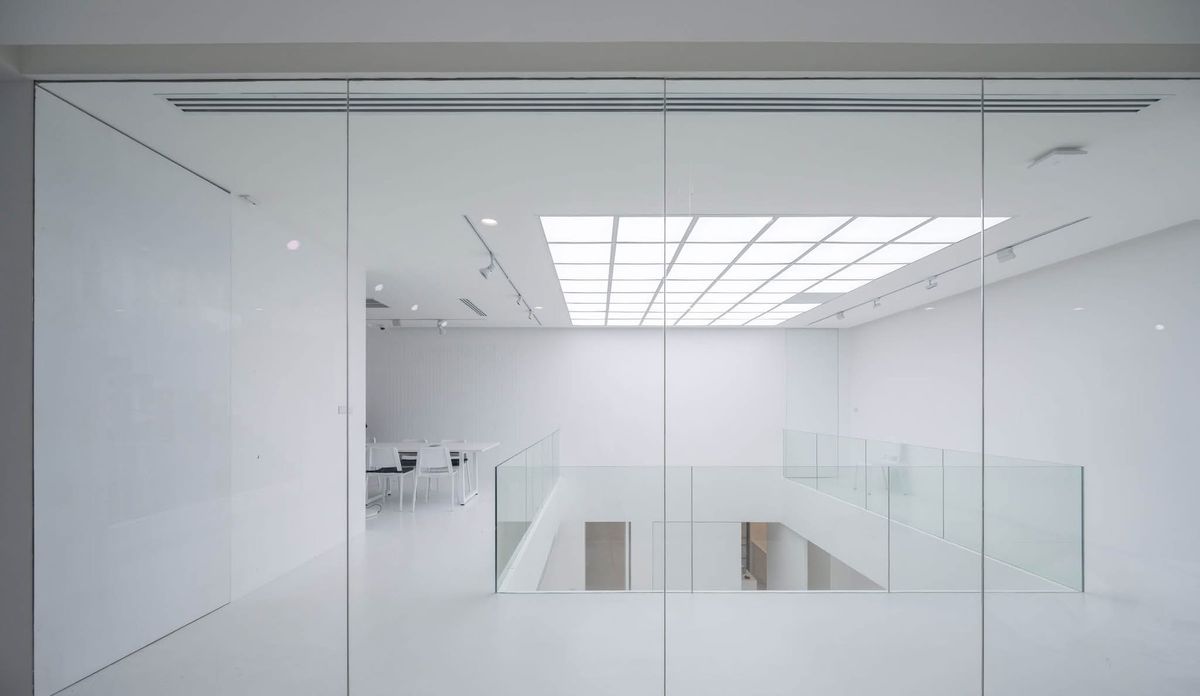 ขายโฮมออฟฟิศลาดพร้าว เซ็นทรัลลาดพร้าว : เจ้าของพร้อมขาย ราคาต่อรองได้  HomeOffice ใจกลางลาดพร้าว  26 ที่ดิน 97 ตร.วา  พื้นที่ใช้สอยกว่า 900 ตร.ม. พร้อมลิฟท์ และสระว่ายน้ำ