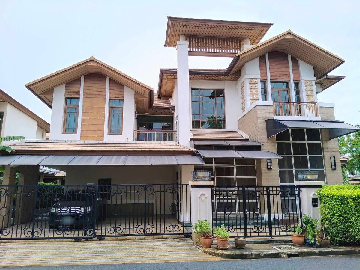 For RentHouseOnnut, Udomsuk : 4 Bedroom Single House Available for Rent | Baan Sansiri Sukhumvit 67