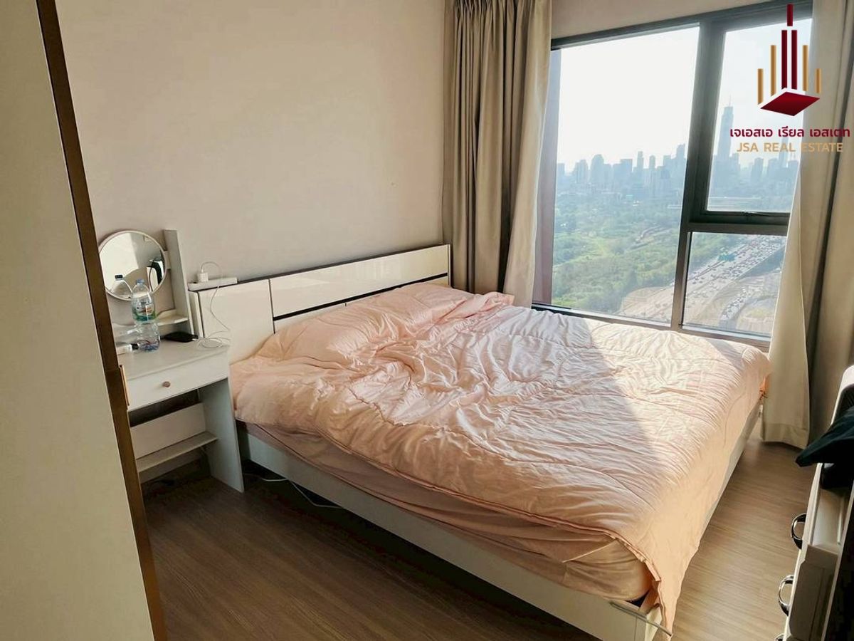 For SaleCondoRama9, Petchburi, RCA : ✨ For Sale: Life Asoke Hype Condo ✨ 💰 ONLY 5,590,000 THB