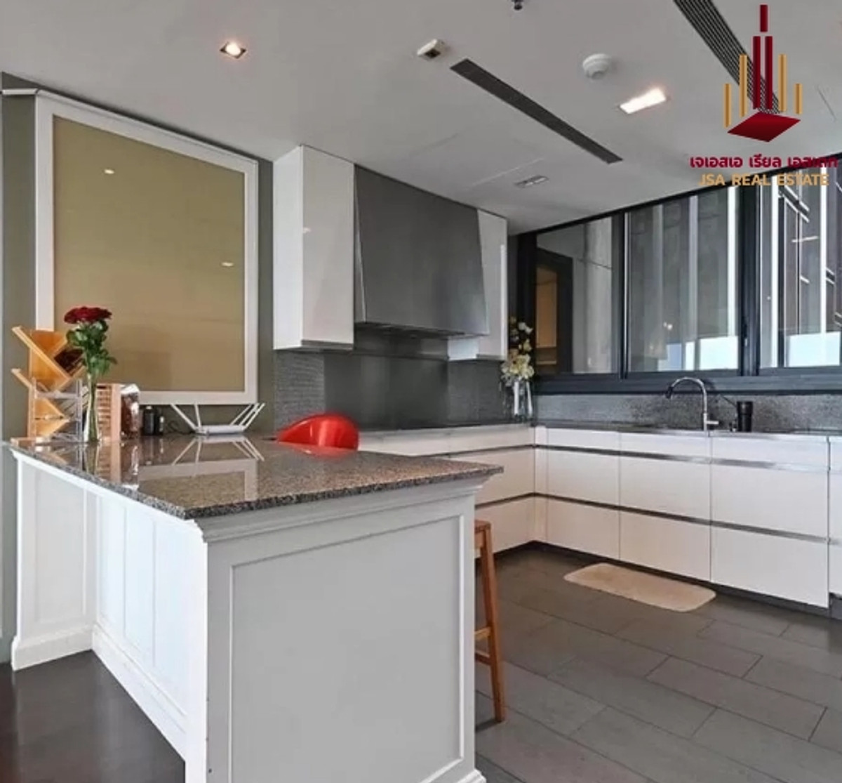 ให้เช่าคอนโดสาทร นราธิวาส : ✨ For Rent: The Met Condo ✨  💰 Only 280,000 THB/month