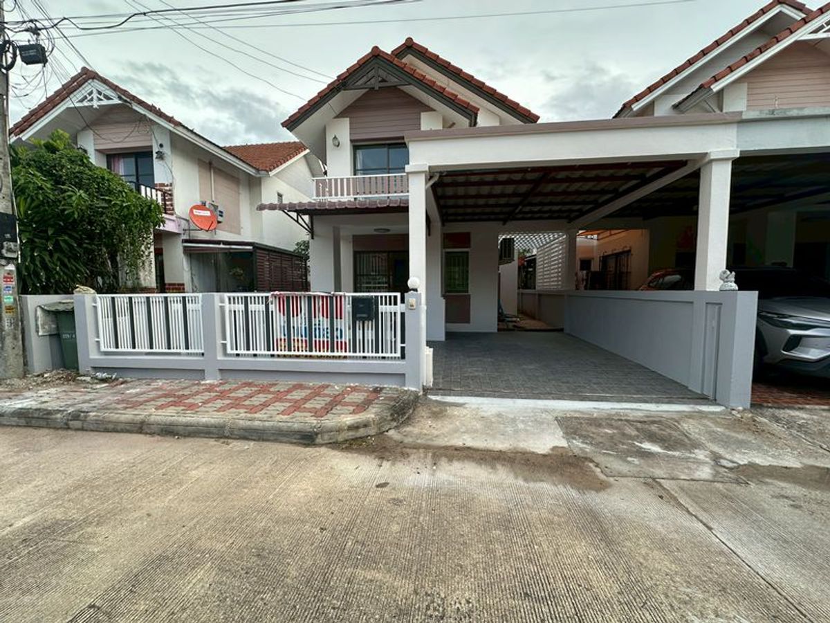 ขายบ้านศรีราชา แหลมฉบัง บ้านบึง : ขายบ้านเดี่ยวมือสอง รีโนเวทใหม่ โครงการ โฮมทาวน์ ศรีราชา ชลบุรี 