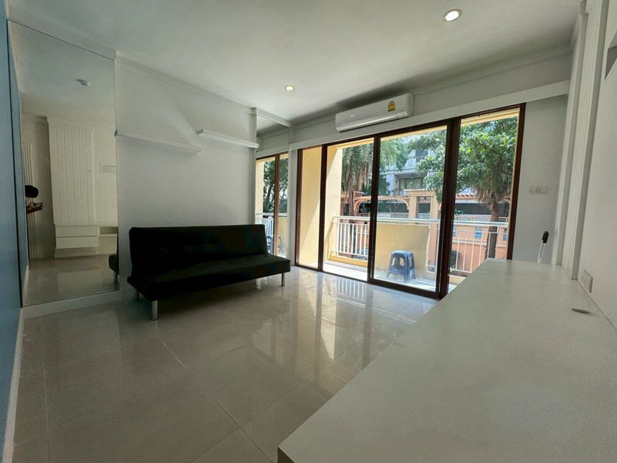 For SaleCondoRatchadapisek, Huaikwang, Suttisan : Condo for sale at Baan Klang Krung Resort, 3,290,000 baht [MKs250928]