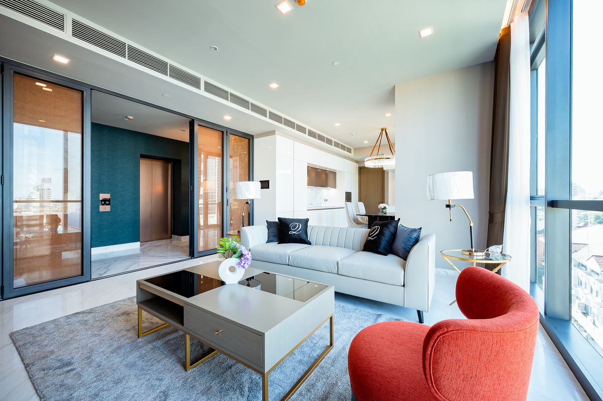 CondoSukhumvit, Asoke, Thonglor : Luxury condo with private elevator! In the heart of Thonglor, a large room 125 sq.m., beautifully decorated with Luxury is space concepts.