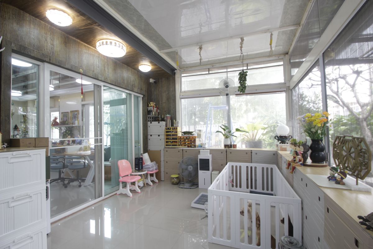 For SaleHouseLadkrabang, Suwannaphum Airport : House for sale in Kazaul Sukhumvit 103 Chalermprakiet Ror. 9 Soi 22 Big house, decorated with additions Outstanding location after the corner opposite the garden The first page of the project 71.7 Wah is convenient to travel near the mall.