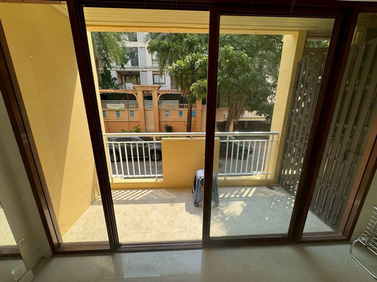 For SaleCondoRatchadapisek, Huaikwang, Suttisan : Condo for sale at Baan Klang Krung Resort, 3,290,000 baht [MKs250928]