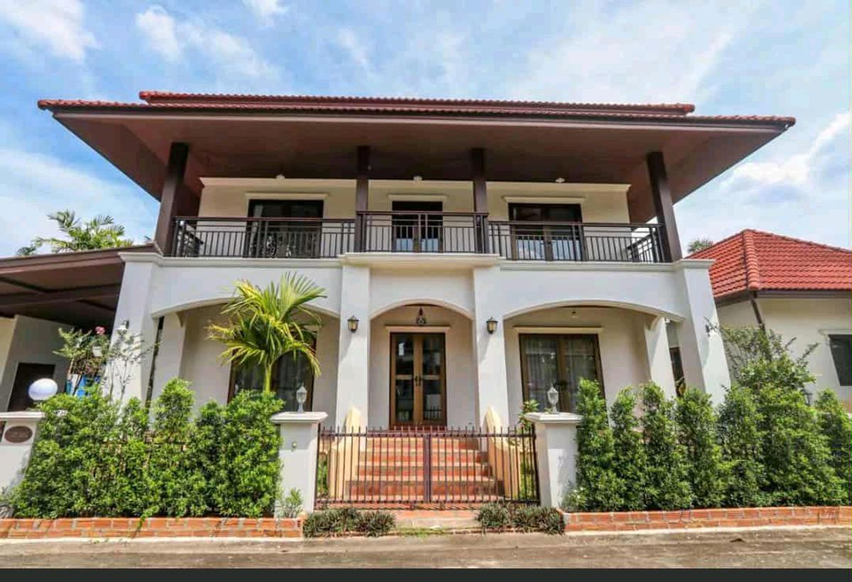 For RentHouseChiang Mai : LANNA-CONTEMPORARY STYLE, NEWLY RENOVATED, WORLD CLUB LAND CHIANGMAI! 