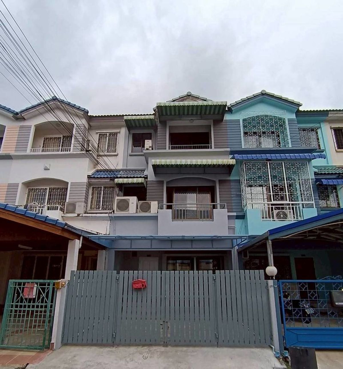 For RentTownhomeRama9, Petchburi, RCA : ✨ 3-Storey Townhouse for Rent – Rama 9, 150 sq.m., 3 Bedrooms, 3 Bathrooms, Modern Bright Design with Living & Kitchen Areas, Perfect for Family Living, Conveniently Located Near Expressways