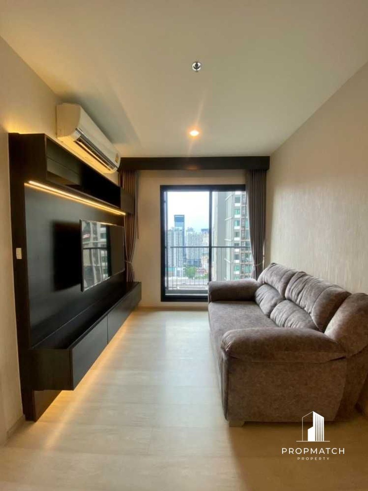 ให้เช่าคอนโดพระราม 9 เพชรบุรีตัดใหม่ RCA : ✨Flash Deal ✨Life Asoke( 2Bed 2Bath 54SQM.) แต่งครบพร้อมอยู่ !! เพียง  32,000บาทต่อเดือน Tel.0981315848 @propmatch