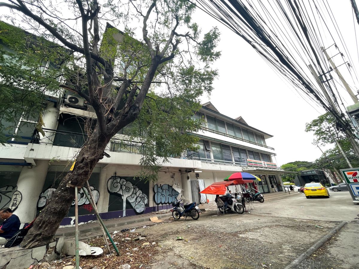 For RentOfficeRama9, Petchburi, RCA : Thamasorn Building area