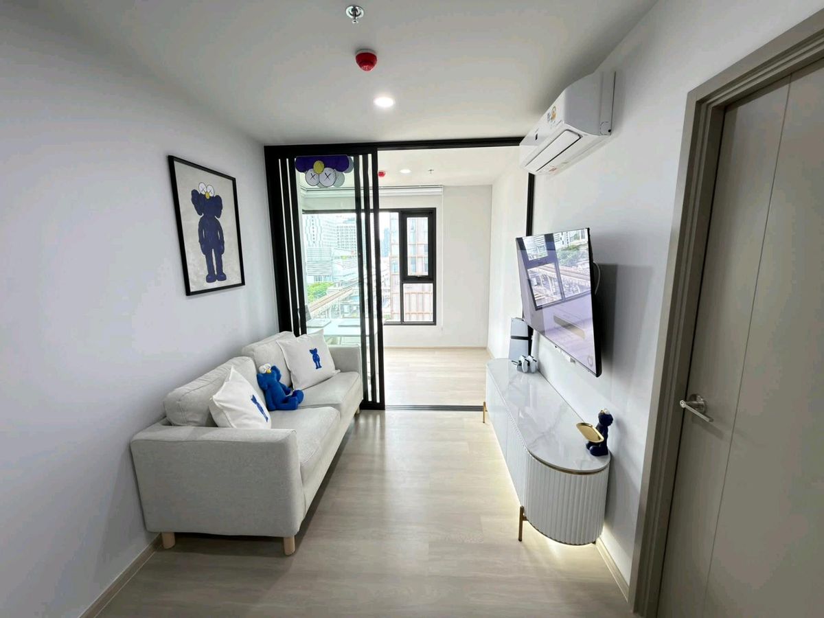For RentCondoOnnut, Udomsuk : 🚆 Near BTS On Nut only 200 meters next to the main road, convenient to travel, no need to enter the alley.