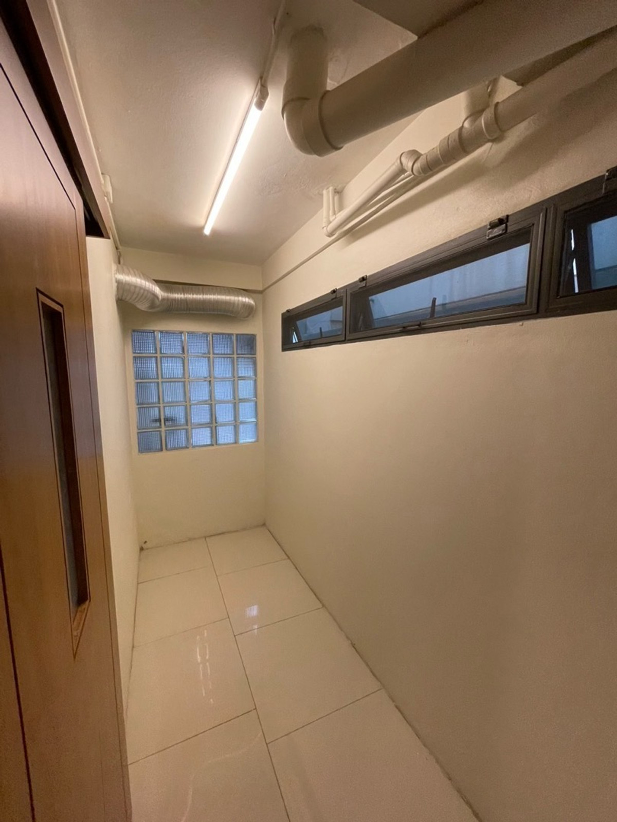 For RentHouseSukhumvit, Asoke, Thonglor : Rent a detached house, Pridi Phanom Yong 45, wide room, a lot of areas near BTS Phra Khanong, Sukhumvit Road, near the main road, near Airport Link, Ekamai -Ram Inthra Expressway.