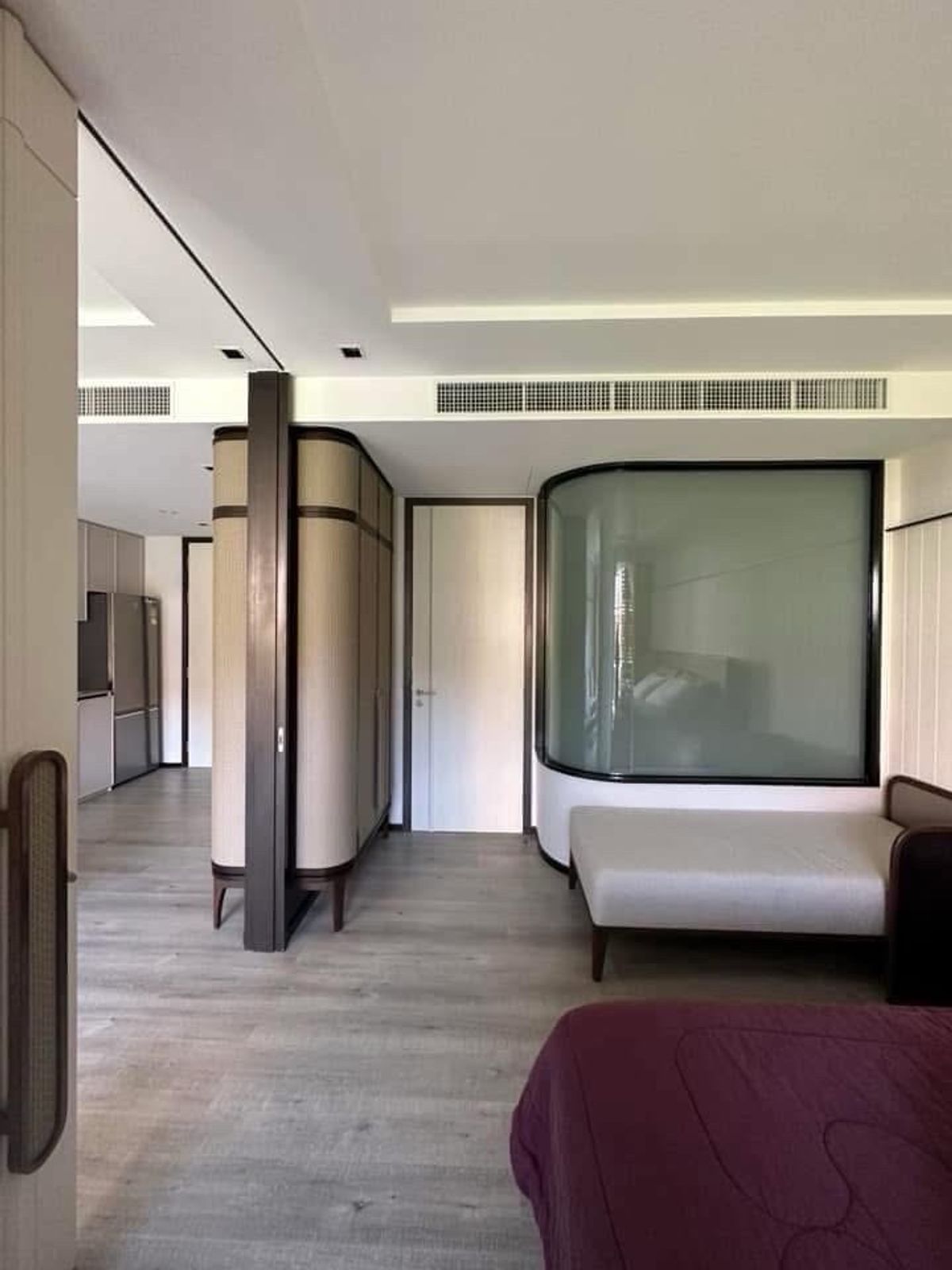 ขายคอนโดหัวหิน ประจวบคีรีขันธ์ : 📢👇คอนโดมิเนียมหรูสไตล์โรงแรม ริมทะเล พร้อมระเบียงขนาดใหญ่ ตั้งอยู่ตรงข้าม Market Village