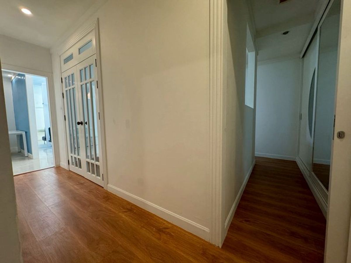 For SaleCondoRatchadapisek, Huaikwang, Suttisan : Condo for sale at Baan Klang Krung Resort, 3,290,000 baht [MKs250928]