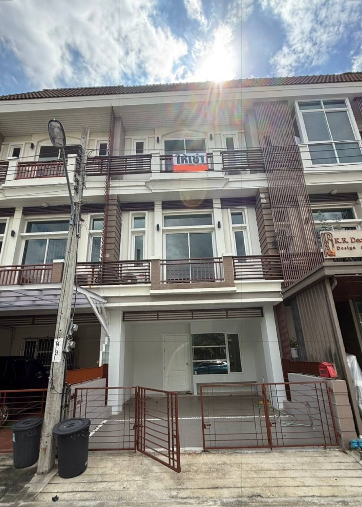 For RentTownhomeKaset Nawamin,Ladplakao : Rent 3 -story townhome, Premium Place Nawamin 87/3 Bueng Kum 3 Bedrooms, 4 bathrooms