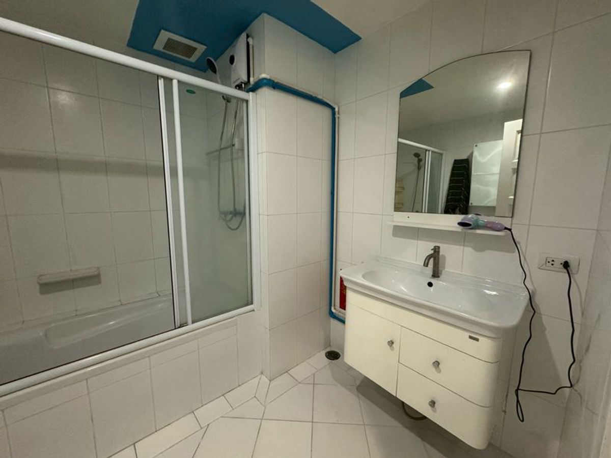 For SaleCondoRatchadapisek, Huaikwang, Suttisan : Condo for sale at Baan Klang Krung Resort, 3,290,000 baht [MKs250928]