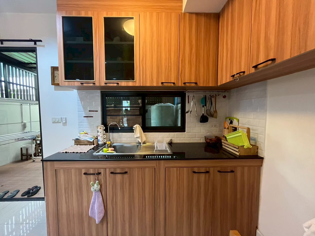 For SaleTownhomeRama 2, Bang Khun Thian : Corner house near Central Rama 2 🛍️ Town Avenue Cocos Rama 2 Soi 50 / 3 bedrooms (for sale), Town Avenue Cocos Rama 2 Soi 50 / 3 Bedrooms (FOR SALE) BALL297