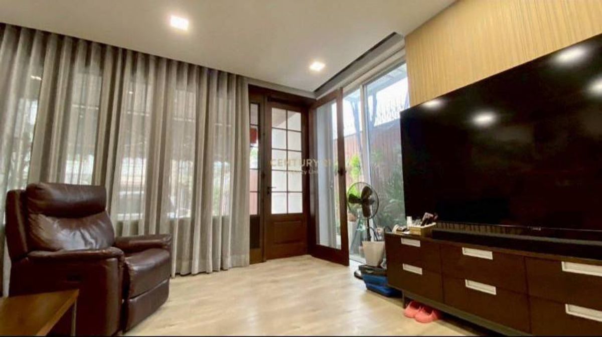 ขายบ้านพระราม 3 สาธุประดิษฐ์ : 🌟 โอกาสเป็นเจ้าของบ้านเดี่ยวสุดหรู Baan Klang Krung พระราม 3 ขนาดใหญ่ โปร่งโล่งสบาย 2 ห้องนอน 4 ห้องน้ำ ใจกลางยานนาวา เดินทางสะดวก