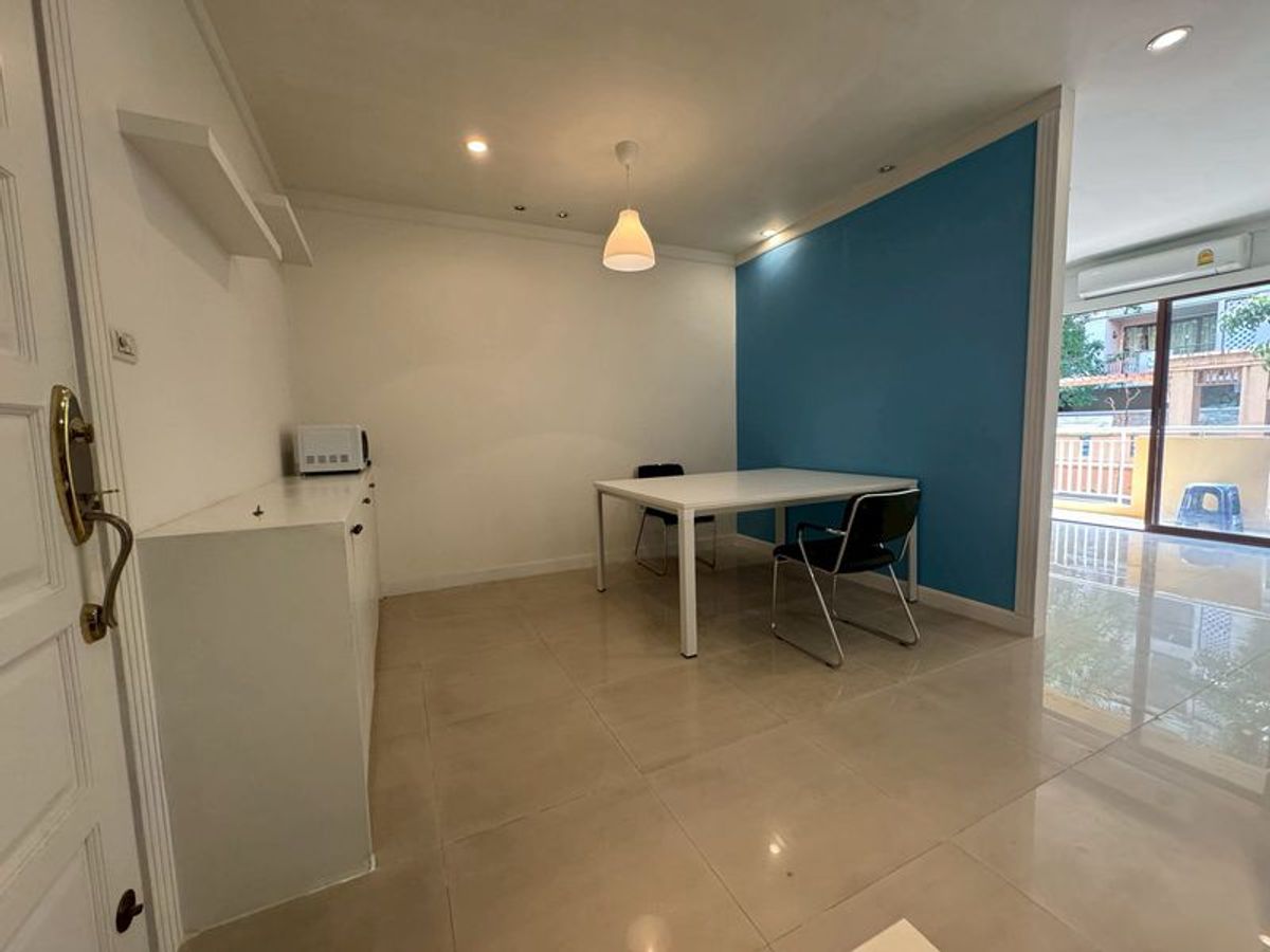 For SaleCondoRatchadapisek, Huaikwang, Suttisan : Condo for sale at Baan Klang Krung Resort, 3,290,000 baht [MKs250928]