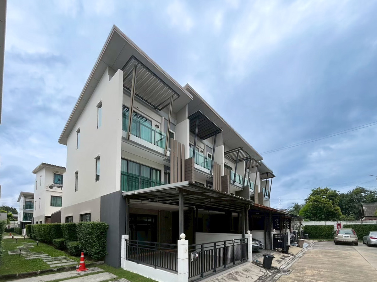 For SaleTownhomeRama 2, Bang Khun Thian : Corner house near Central Rama 2 🛍️ Town Avenue Cocos Rama 2 Soi 50 / 3 bedrooms (for sale), Town Avenue Cocos Rama 2 Soi 50 / 3 Bedrooms (FOR SALE) BALL297