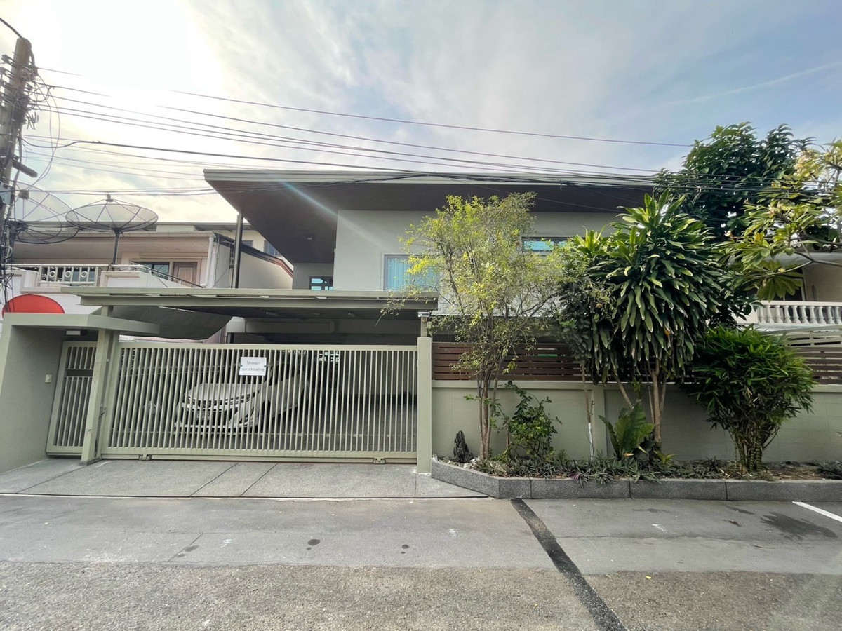 ให้เช่าบ้านสุขุมวิท อโศก ทองหล่อ : ให้เช่าบ้านเดี่ยว ปรีดีพนมยงค์ 45 ห้องกว้างพื้นที่เยอะ ใกล้ bts พระโขนง ถนนสุขุมวิท ใกล้ถนนหลัก ใกล้ airport link ทางด่วนเอกมัย -รามอินทรา 