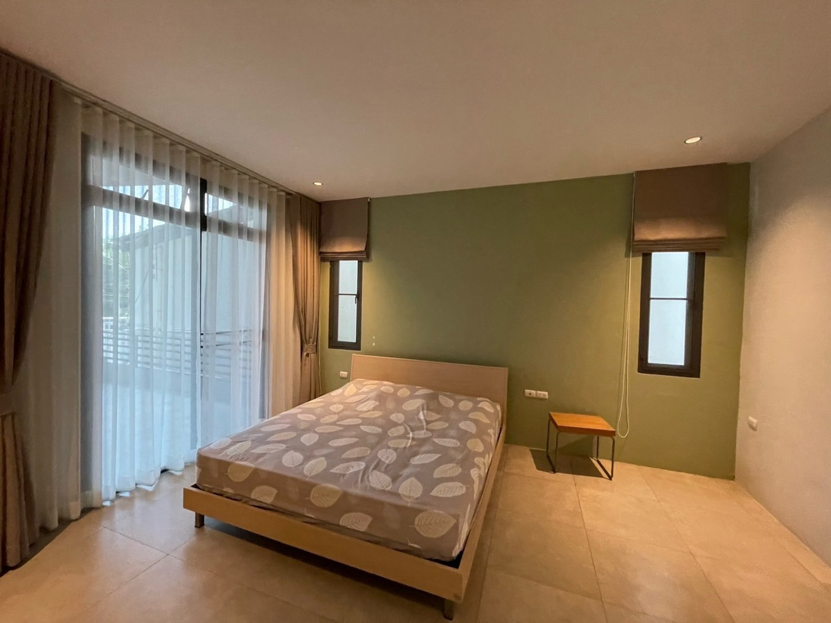 For RentHouseSukhumvit, Asoke, Thonglor : Rent a detached house, Pridi Phanom Yong 45, wide room, a lot of areas near BTS Phra Khanong, Sukhumvit Road, near the main road, near Airport Link, Ekamai -Ram Inthra Expressway.