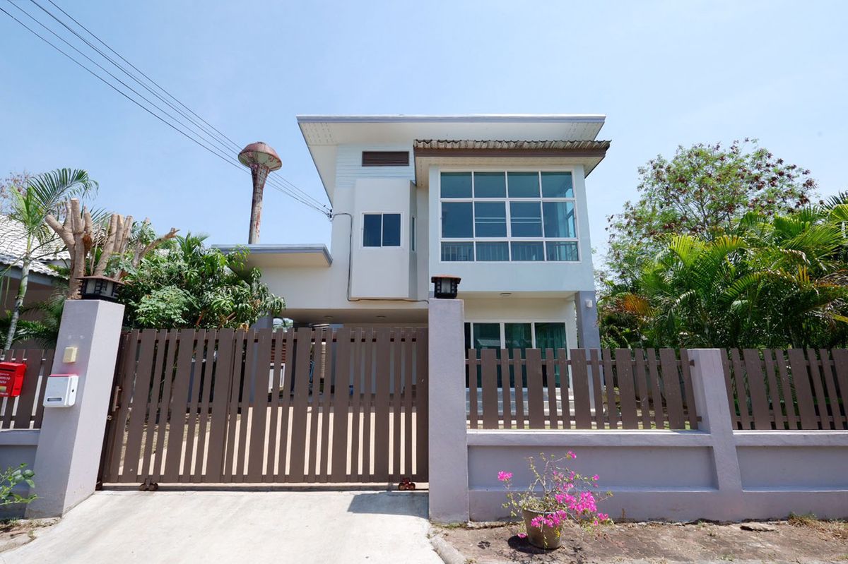 ให้เช่าบ้านเชียงใหม่ : บ้านในโครงการ ให้เช่าเดือนละ 19,000 บาท ใกล้รร.สาธิตแห่งมหาวิทยาลัยรังสิตเชียงใหม่ 5 นาที No.14H102